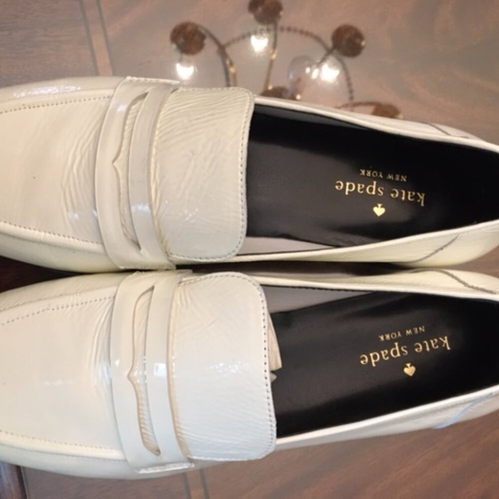 KATE SPADE NEW YORK GENEVIEVE OFF WHITE CRINKLE PATENT LEATHER 8 1/2M SHOES